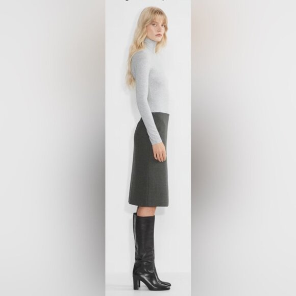 Aritzia Wilfred Only TurtleneckBody-hugging ribbed turtleneck Maroon - Picture 7 of 8